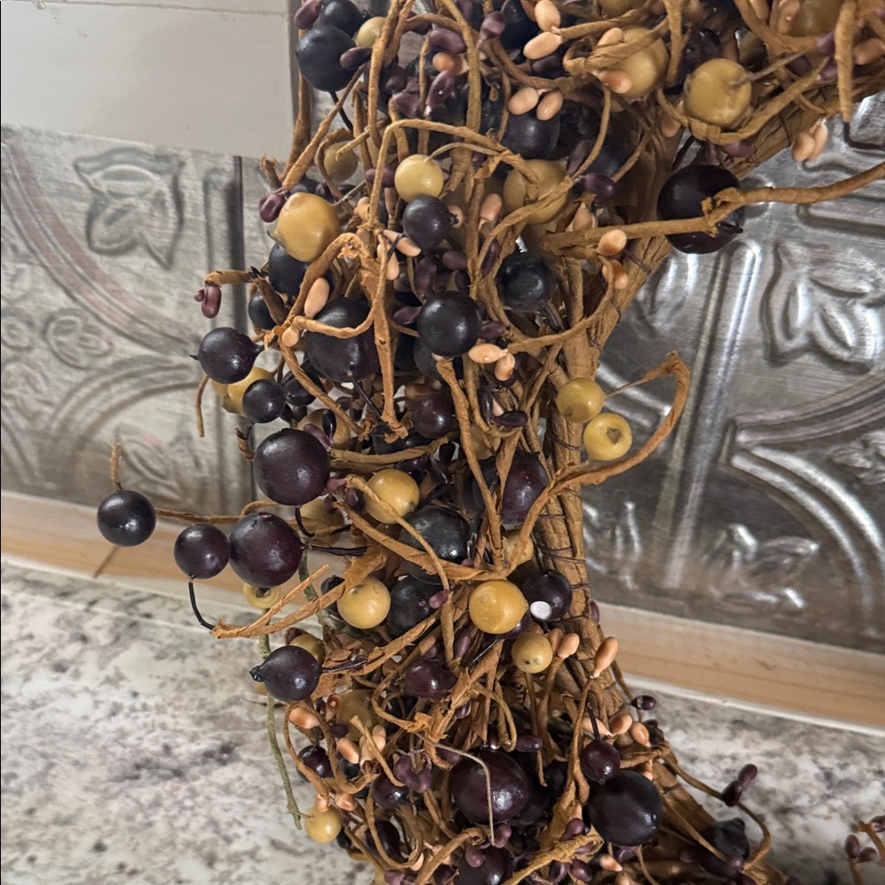 Rustic Berry Wreath - Picture 3 of 3